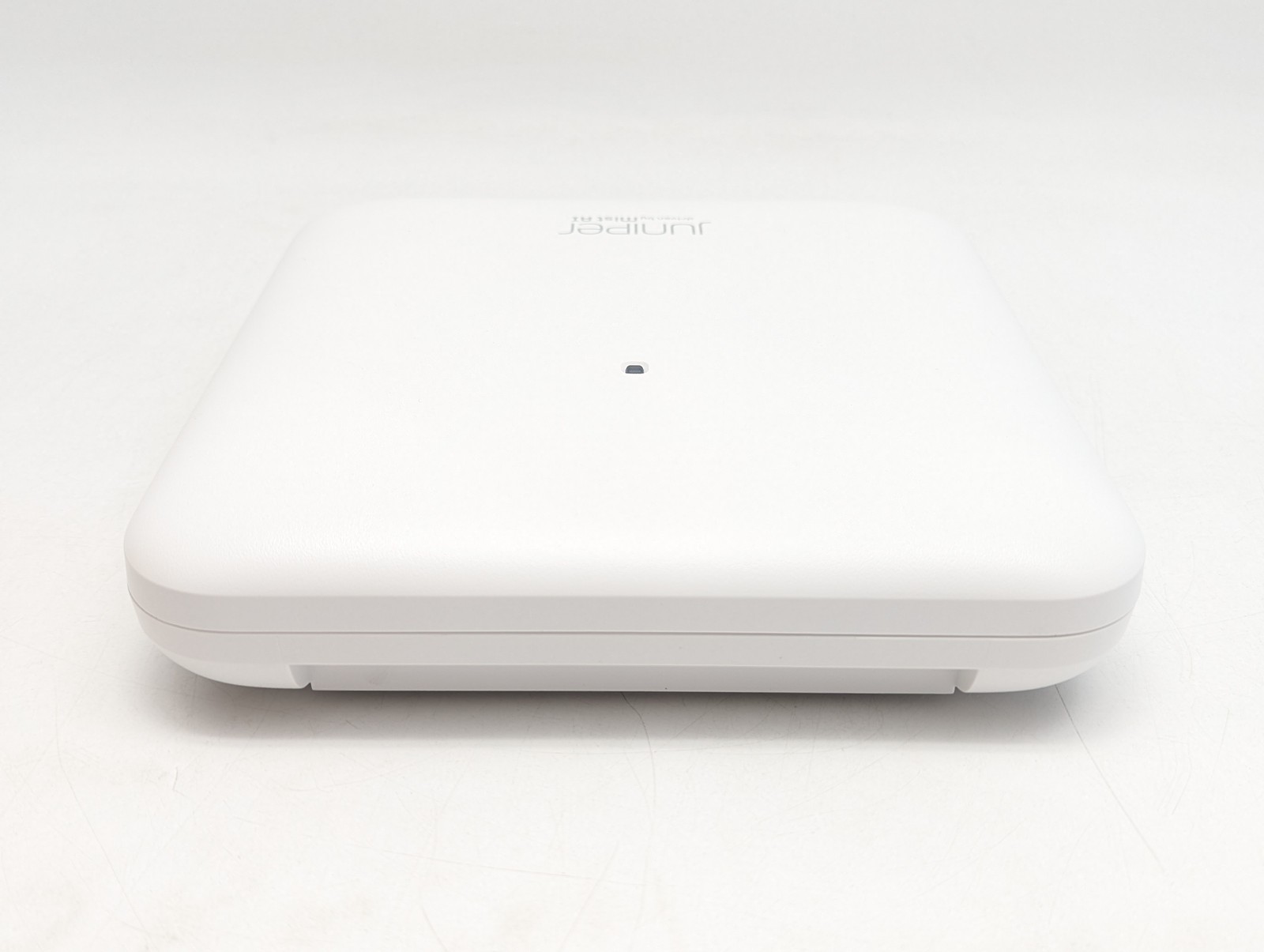 Juniper Networks AP32 High Performance 2-Port Access Point (AP32-US) - Unclaimed
