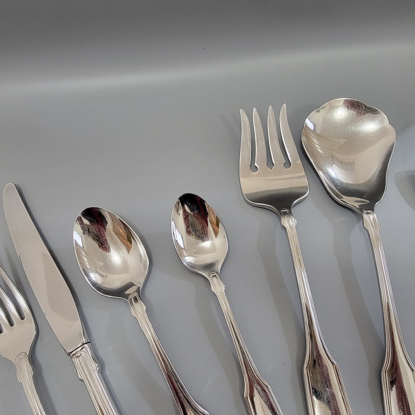 Oneida CLASSIC SHELL C Stainless Cube Flatware Silverware Glossy UCHOOSE 1625
