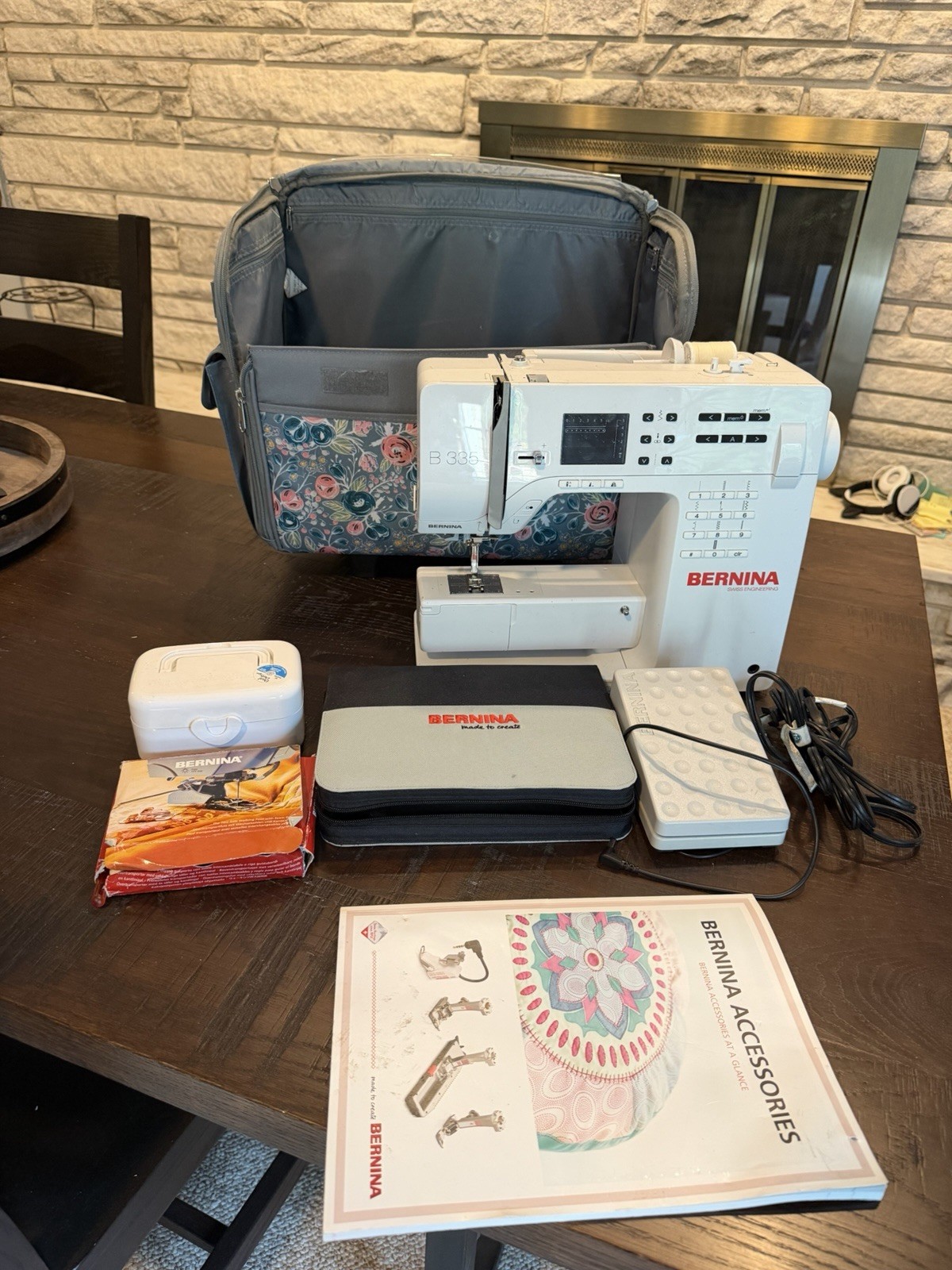 Bernina B 335 Sewing Machine