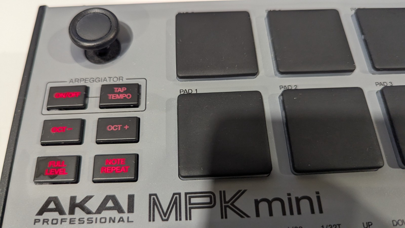 Akai Professional MPK Mini MK3 25-Key USB MIDI Keyboard & Pad Controller