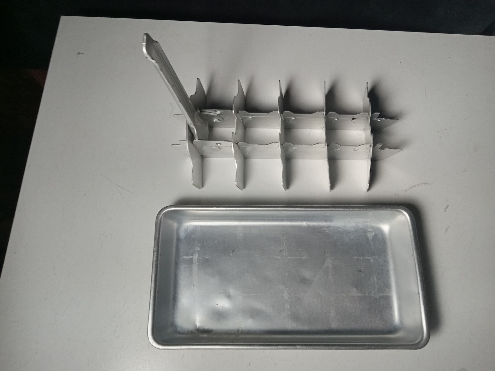 Vintage Aluminum Unbranded Ice Tray 18 Cube Freezer Quick Release