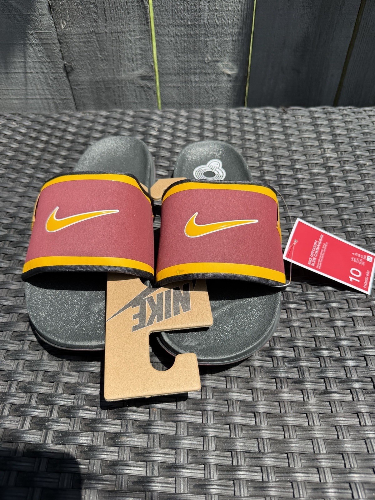 Nike OFFCOURT (Commanders) Team Red/University Gold Men’s Slides Size 11