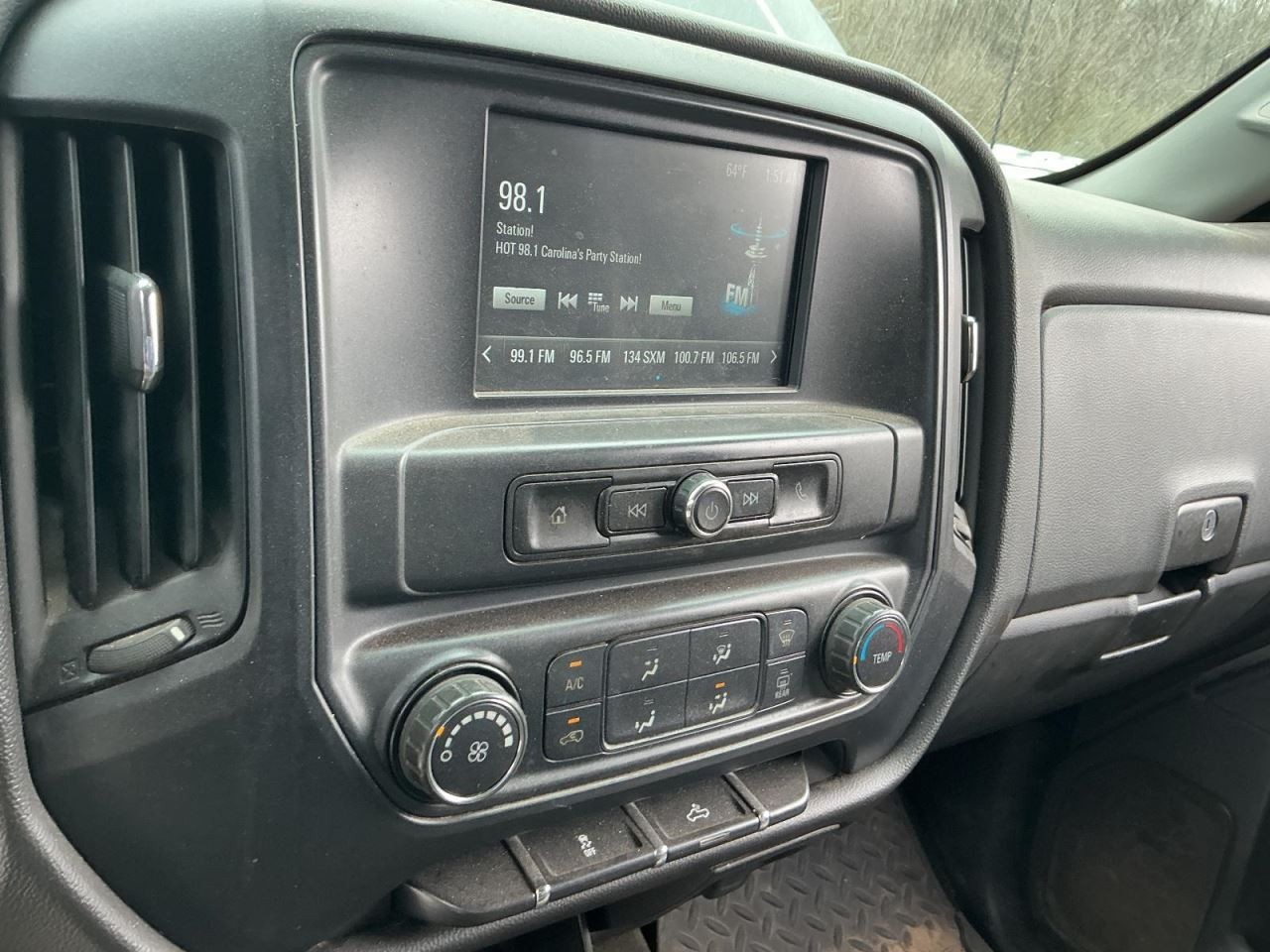 SILVRDO15 2016 Glove Box 4988911