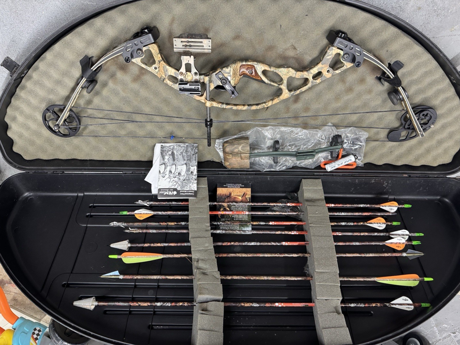 Hoyt XT2000 Compound Bow UltraTec RH 60-70#, 28.5" - 31"