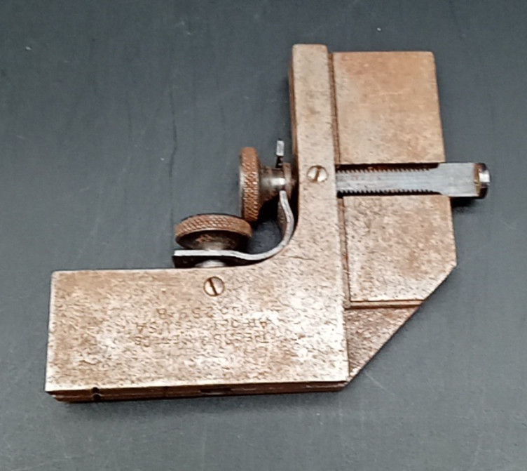 L.S Starrett Co. Attachment for Combination Square ~ No. 289-B