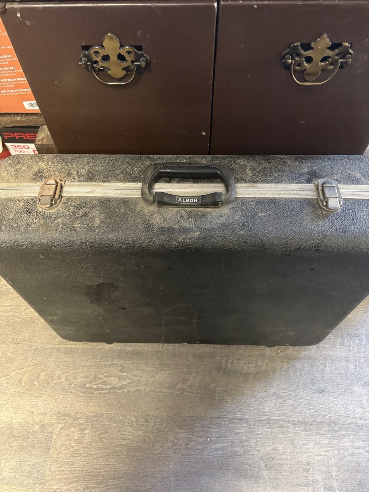 ALNOR Balometer Jr. Air Flow Meter Anemometer with Hard Case and Manual