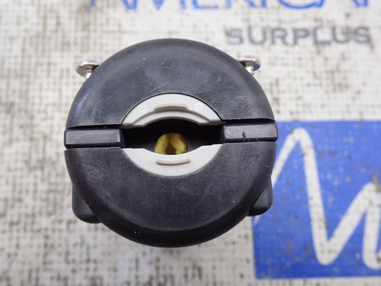 Cooper CWL620C 20 Amp 250V 2P 3W L6-20 Turn & Pull Connector Plug