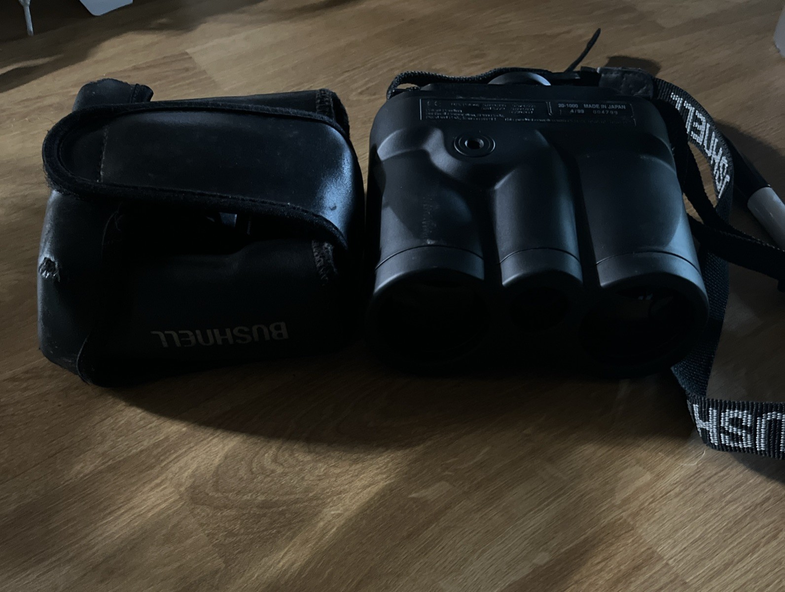 Bushnell Range Finder with case  #200400