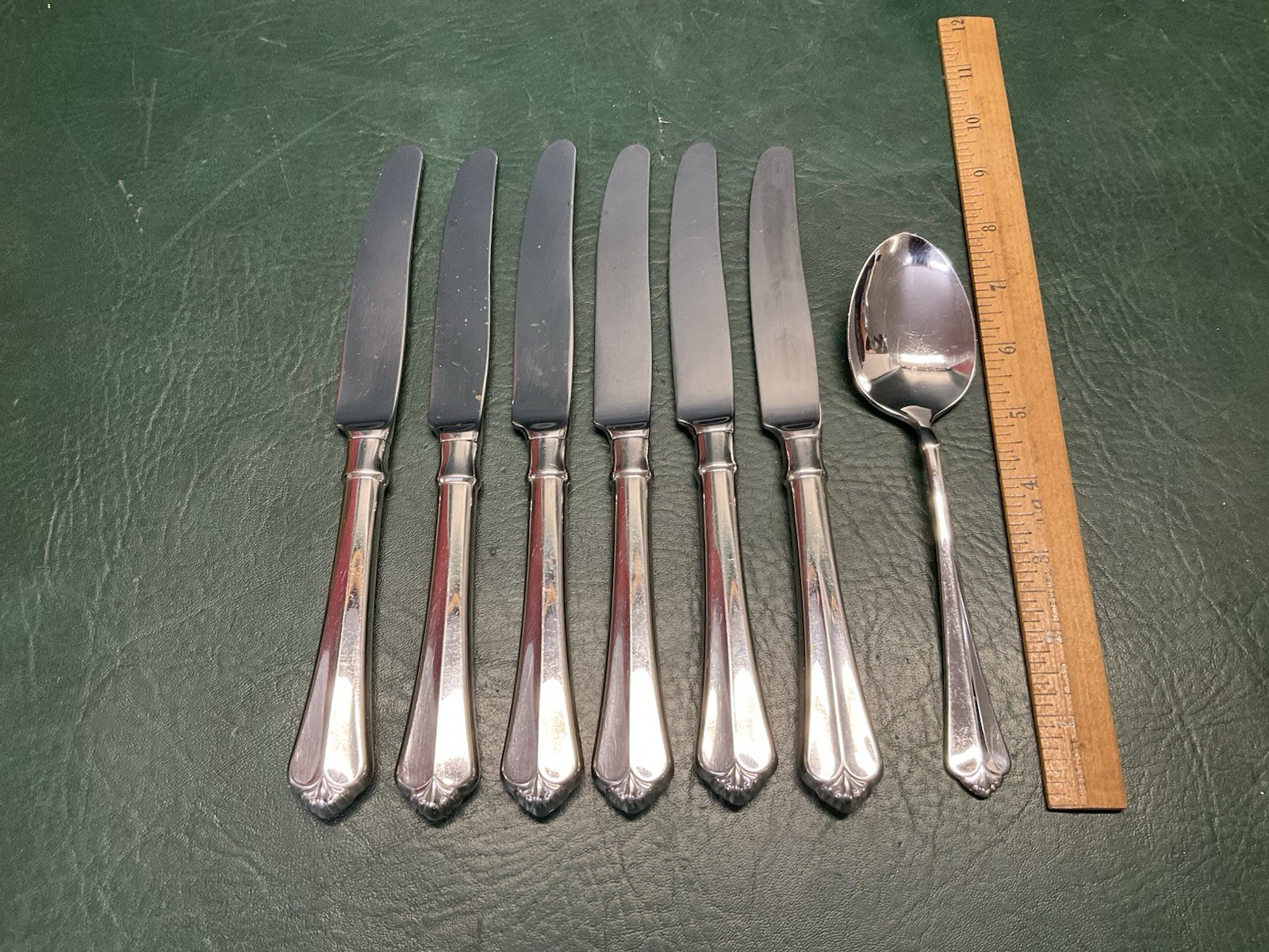 7 Pc Heirloom by Oneida Juilliard 18/10 Stainless USA ~ 6 Knives & 1 Soup Spoon