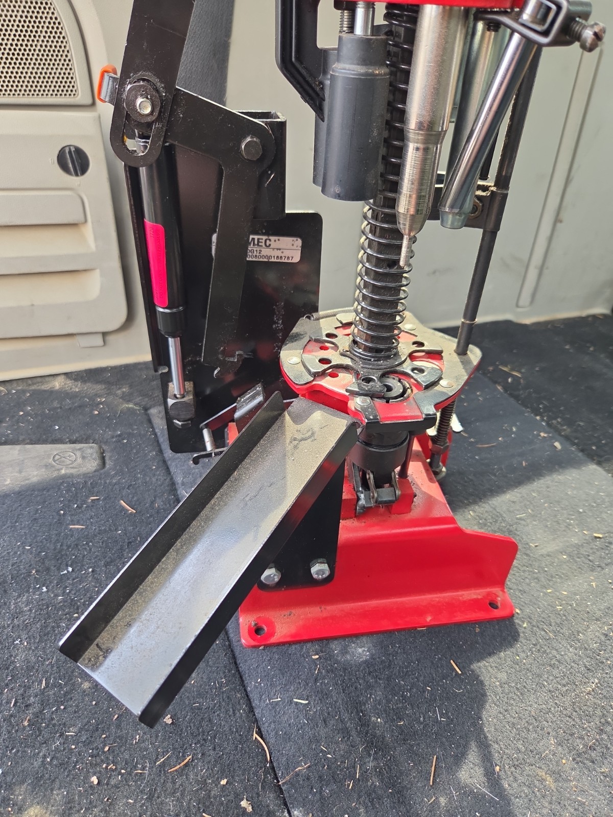 MEC 9000 Series Progressive 12 Gauge Shotshell Reloading Press