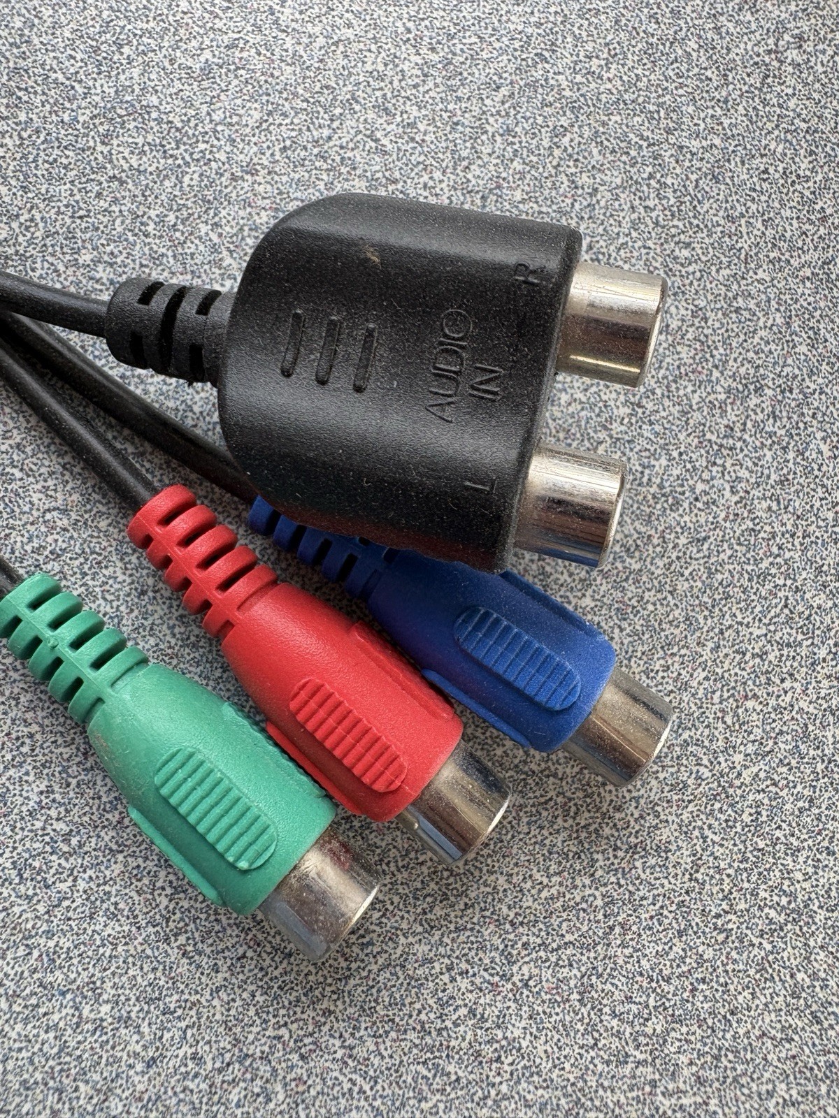 Unbranded HD SD S-Video TV Output Adapter Preowned