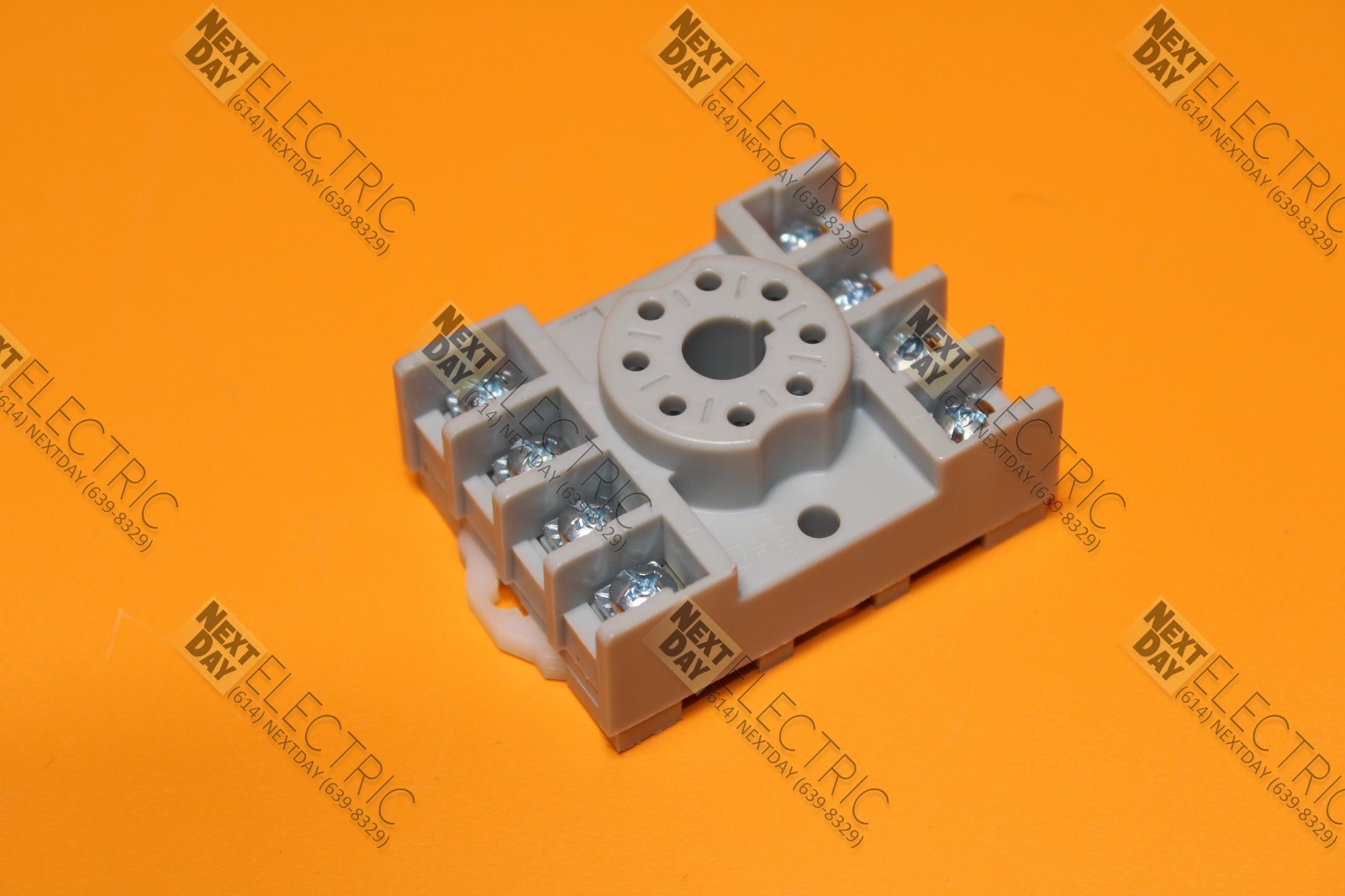 Tyco, 27E891, 10a Relay Base Holder Mount DIN Rail Octal Socket