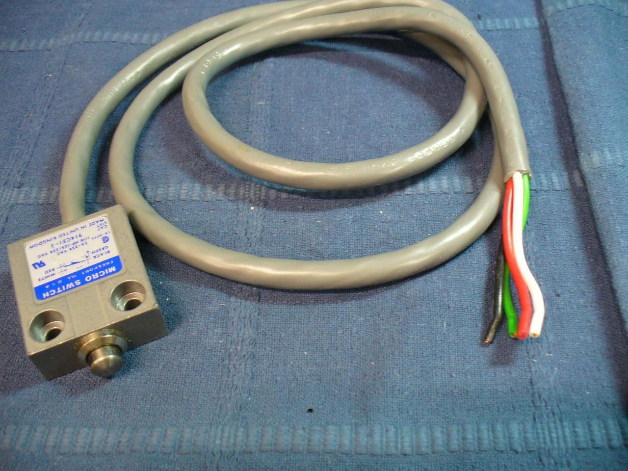 Honeywell 914CE1-3 Micro Switch 5A 250 VAC 1/10HP Limit Switch