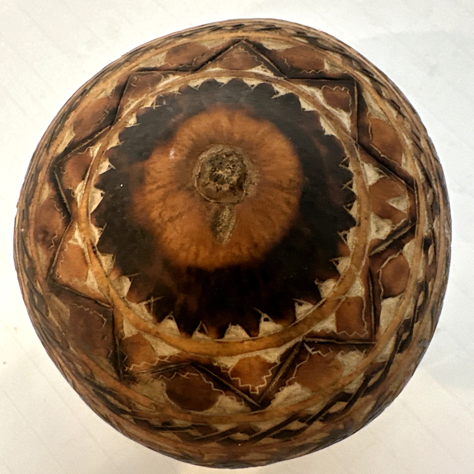 Vintage Peru Storyteller Gourd Hand Carved Folk Art Llamas  mate burilado