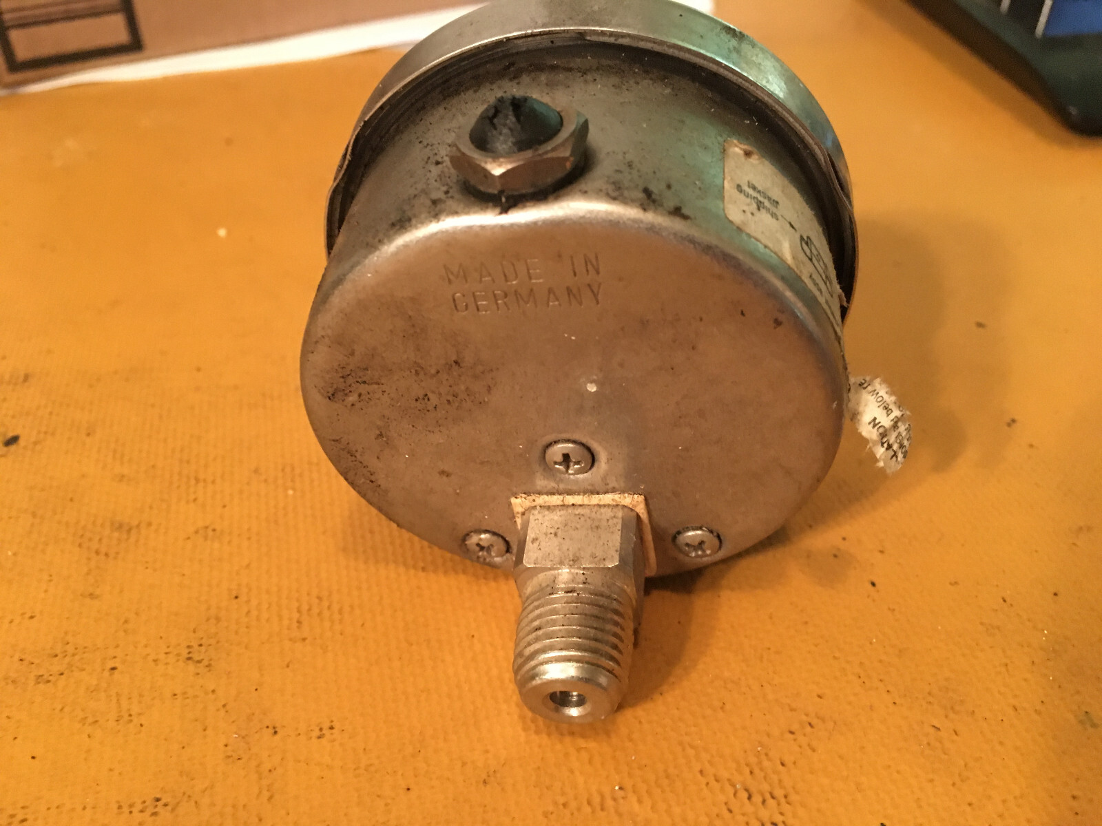 MC-Daniel Controls. 0-3000 PSI Pressure Gauge 316SS Tube And Socket
