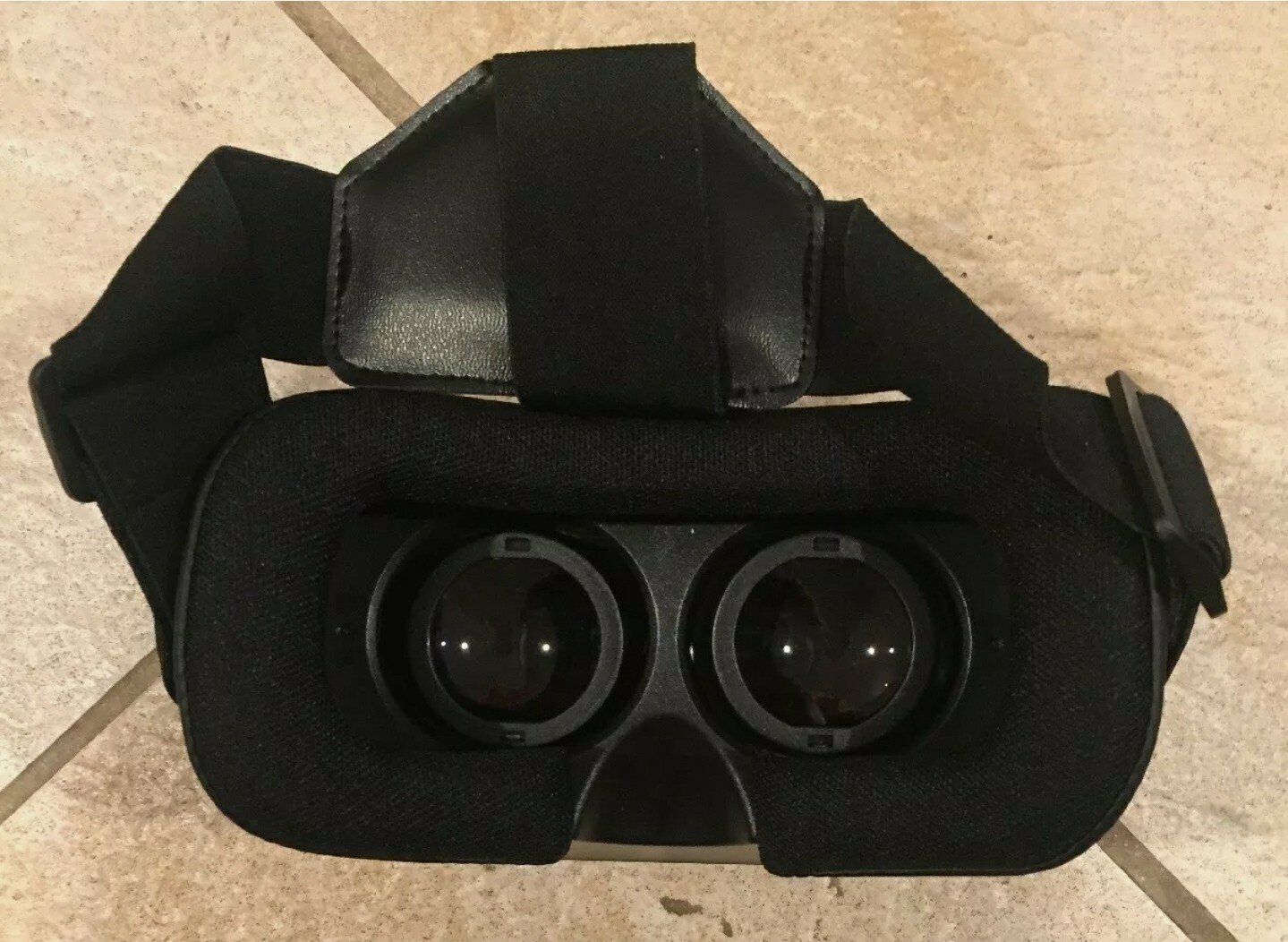 CYNOCULARS VIRTUAL REALITY HEADSET PLUS REMOTE AS SEEN ON TV UNTESTED