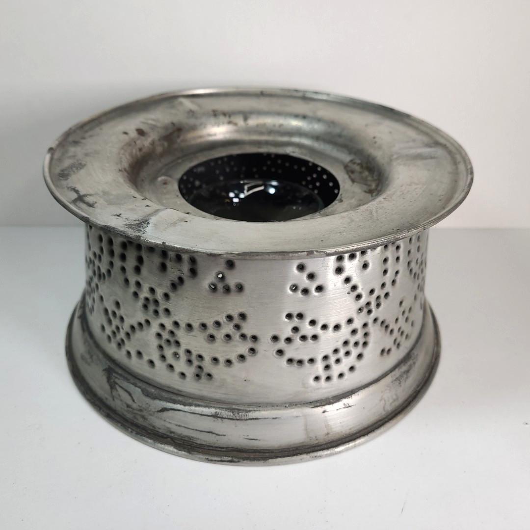 Pfaltzgraff Yorktowne Pierced Punched Tin Warmer 7.25" Dia Base Farmhouse Cabin