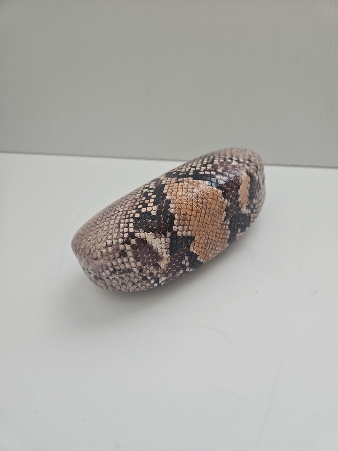 A New Day Faux Snakeskin Sunglasses Case Preowned Excellent