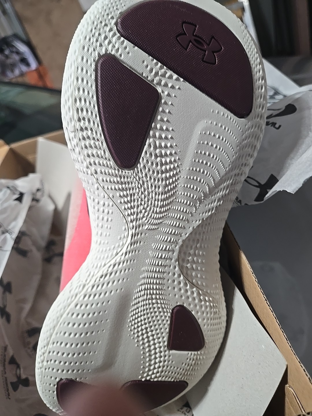 Brand New Under Armour Nova Summit running shoes - Unisex Black/White + FREEBIES