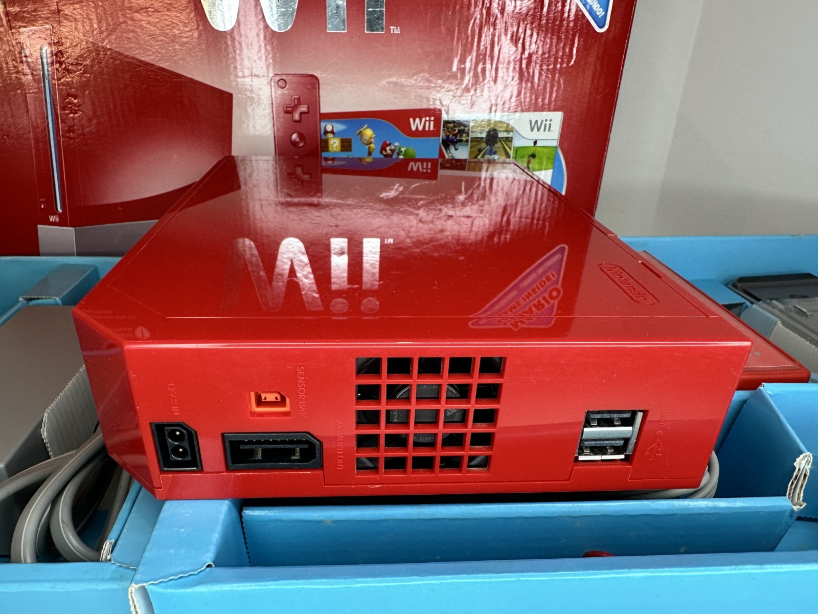 Nintendo Wii Red Console Mario 25th Anniversary Edition w/2 Games CIB Tested