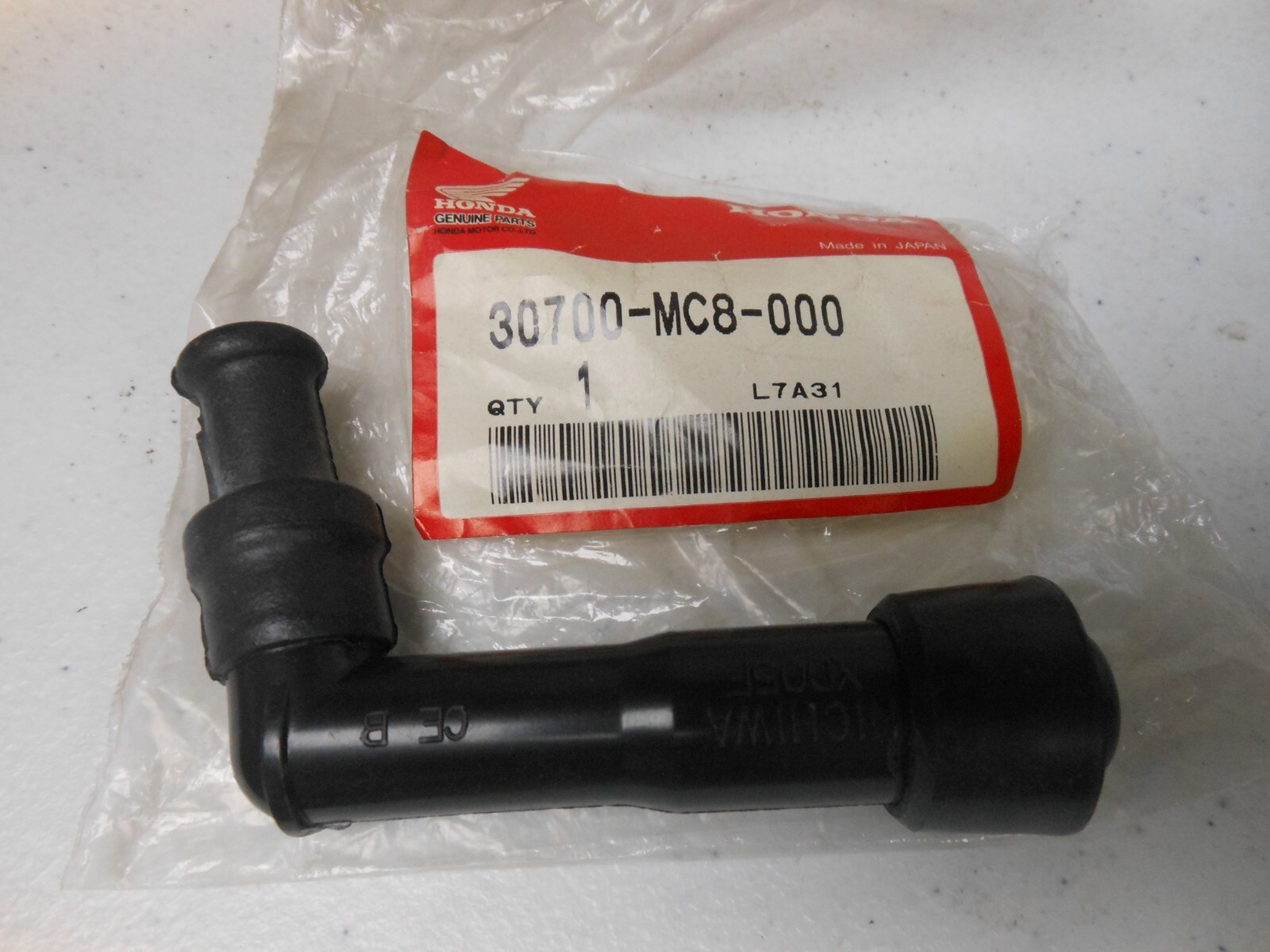 NOS 30700-MC8-000 Honda spark boot for CB350 CB400 CB500 CB550 GL1000 GL1100