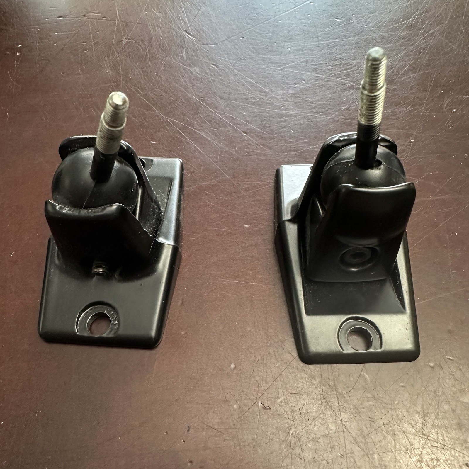 2 QTY. Omnimount Systems Series 100 Speaker Wall Mounts 100 ST-MP USA