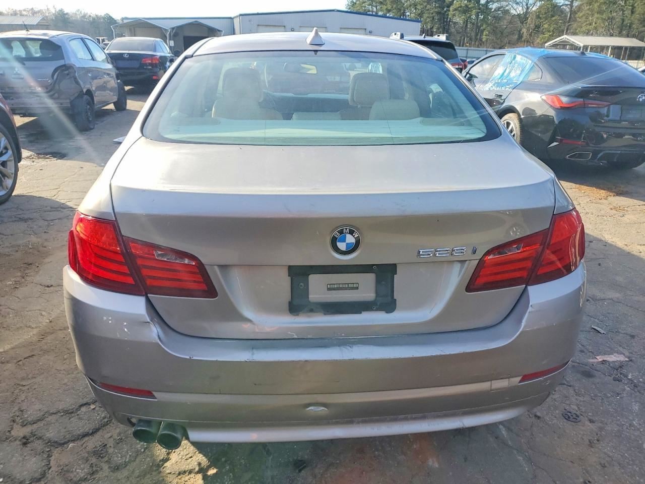 528I 2011 Glove Box 4958749