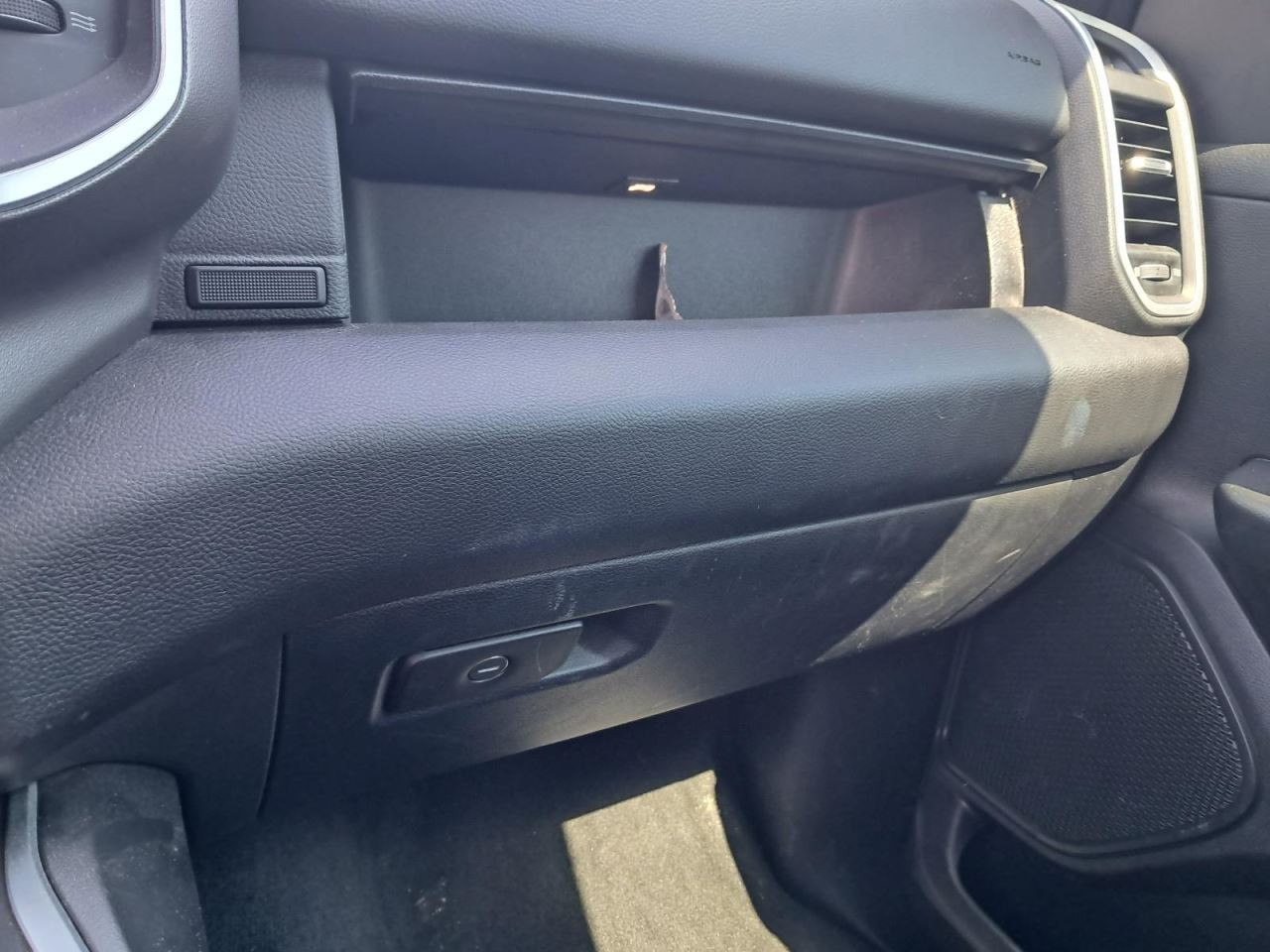 TDODR1500 2021 Glove Box 4791494