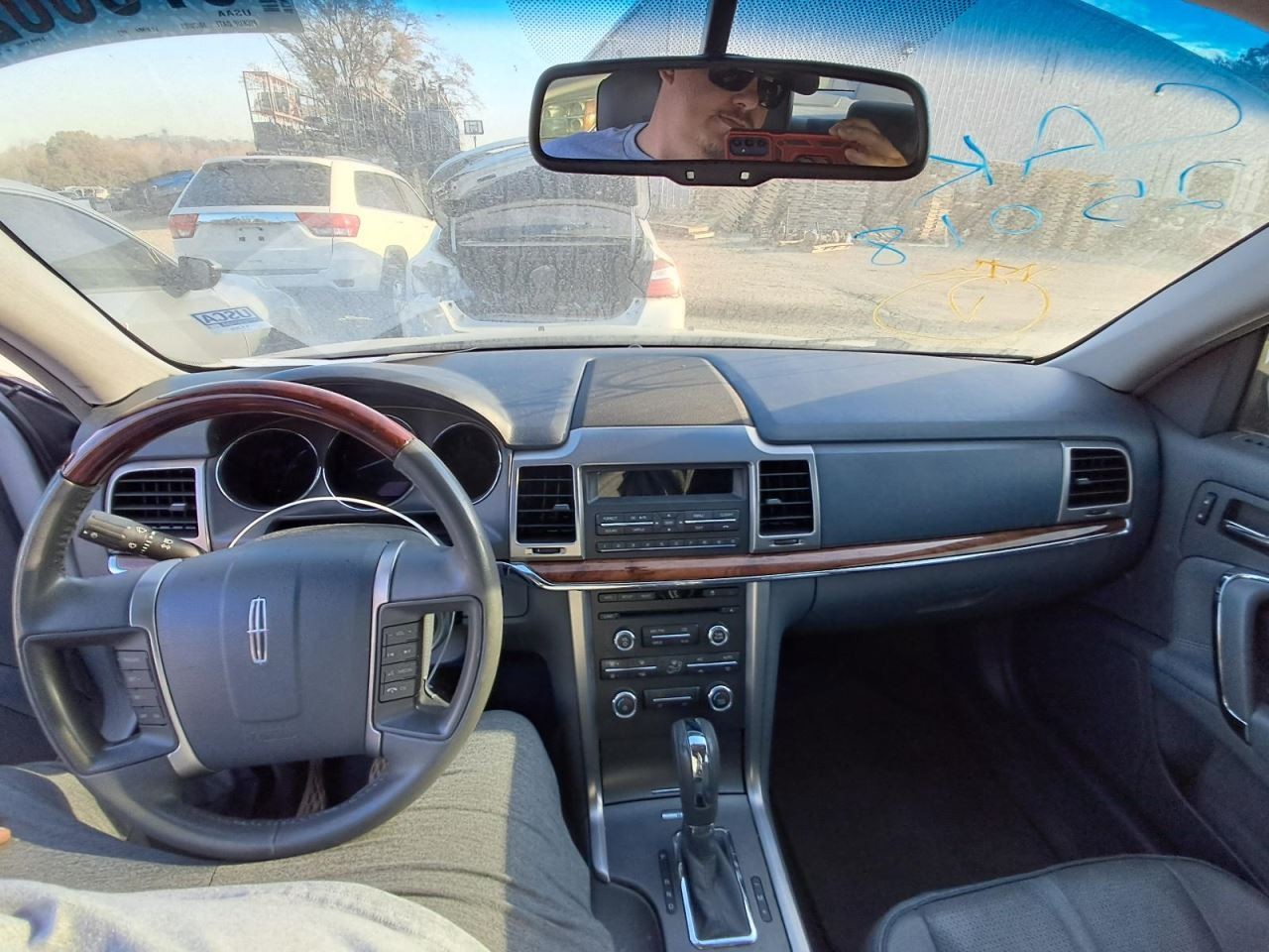 MKZ 2010 Glove Box 4869932