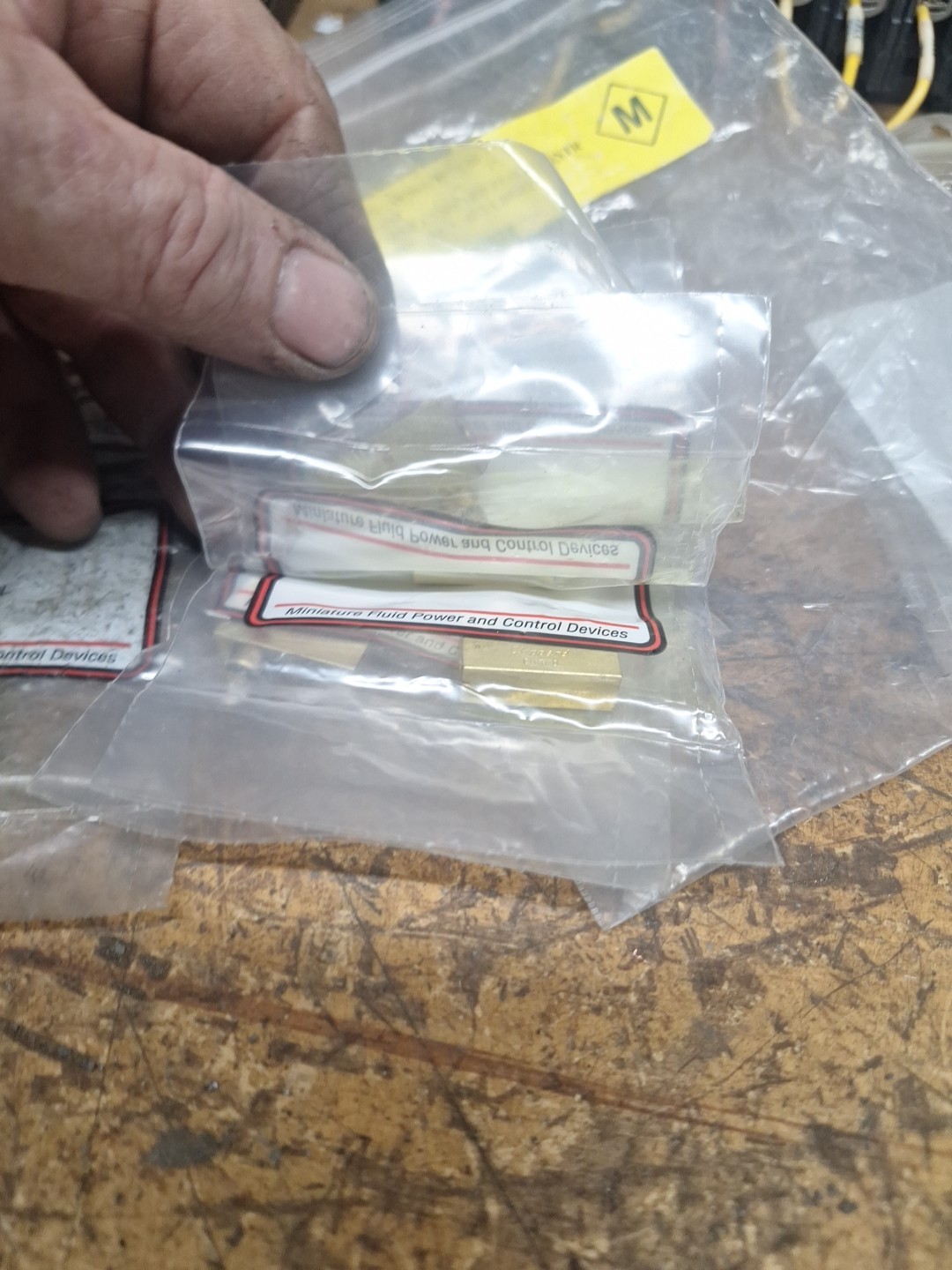 6 PCS CLIPPARD MFC-2 FLOW CONTROL VALVE