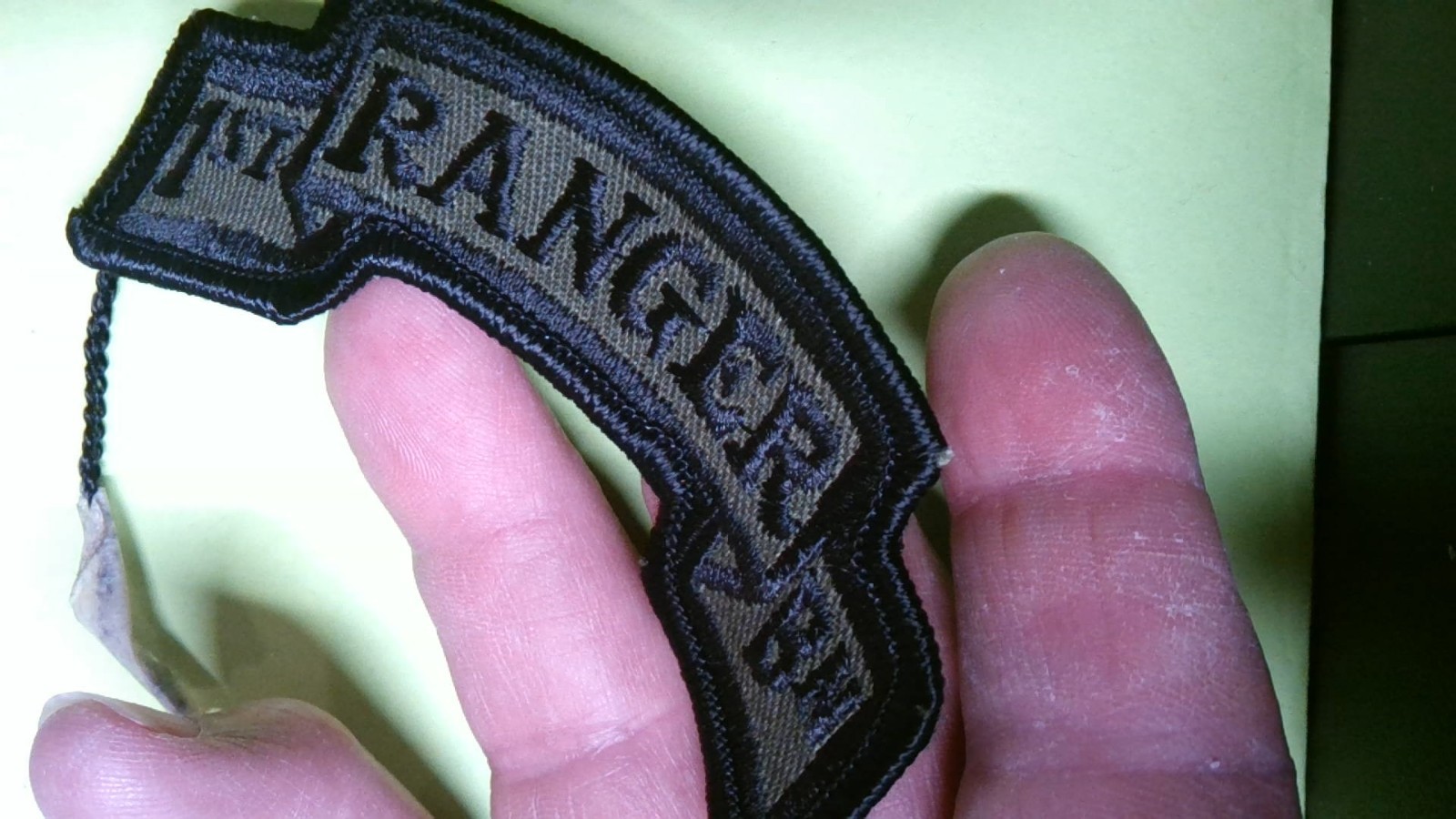MILITARY PATCH SEW ON US ARMY TAB SCROLL 1ST RANGER BN FROM BOX DATED 1985