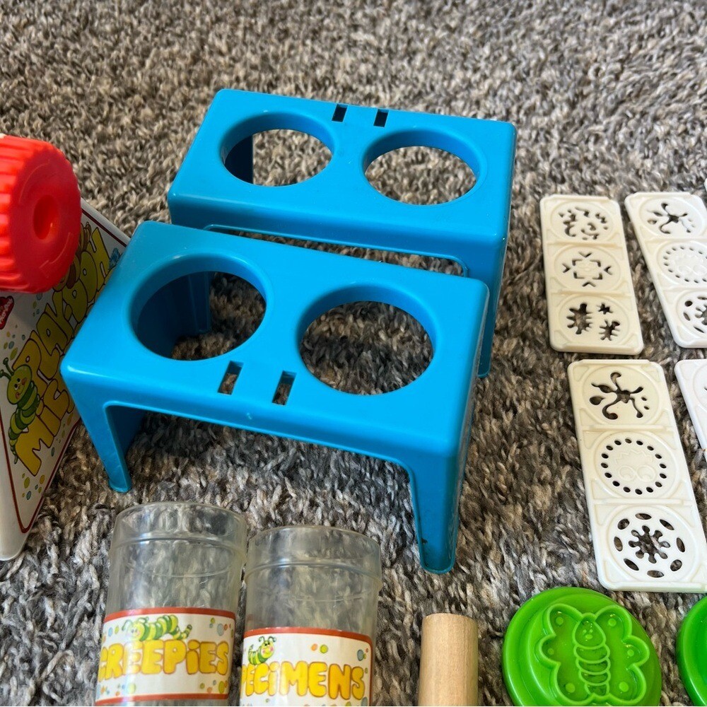 Play-doh Vintage 1980 Microscope Crank Out Crazy Critters In Box Set Kenner