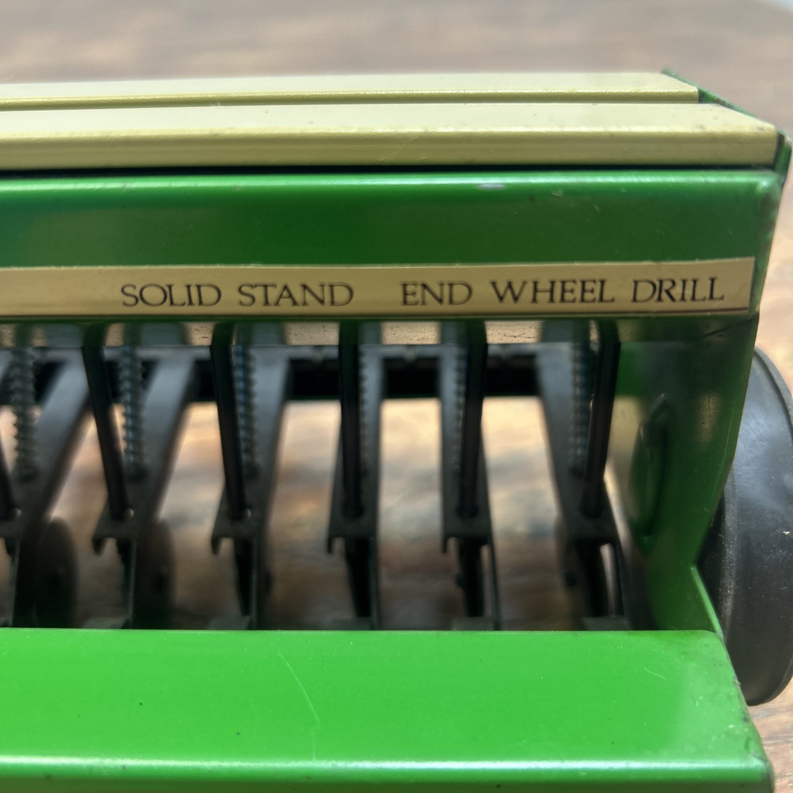 1/16 Great Plains Solid Stand End Wheel Drill Tractor Implement toy