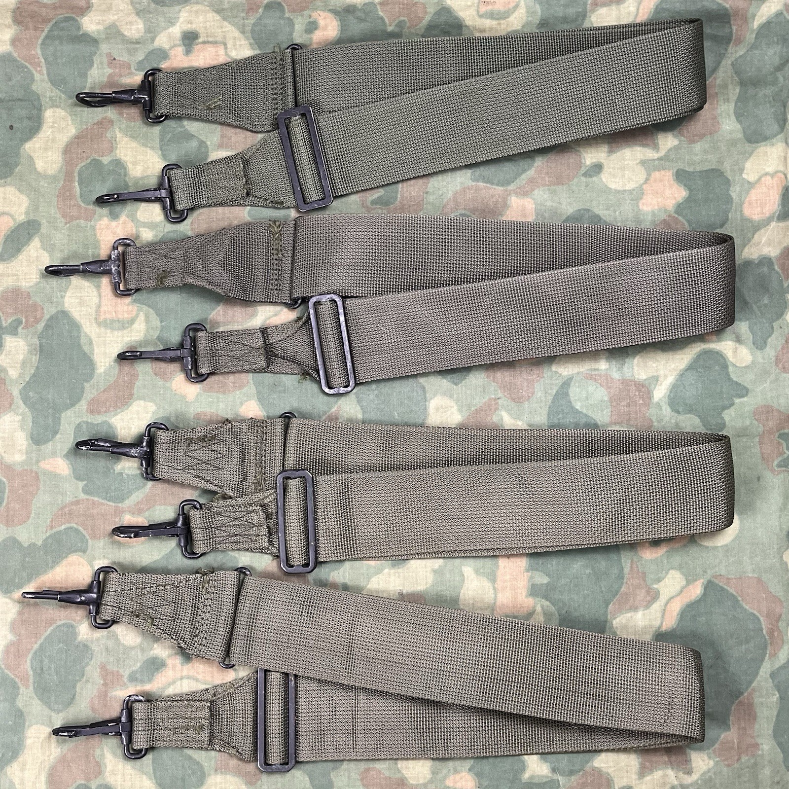 One (1) Used US Army GP Bag General Purpose Nylon Shoulder Strap Sling Green E