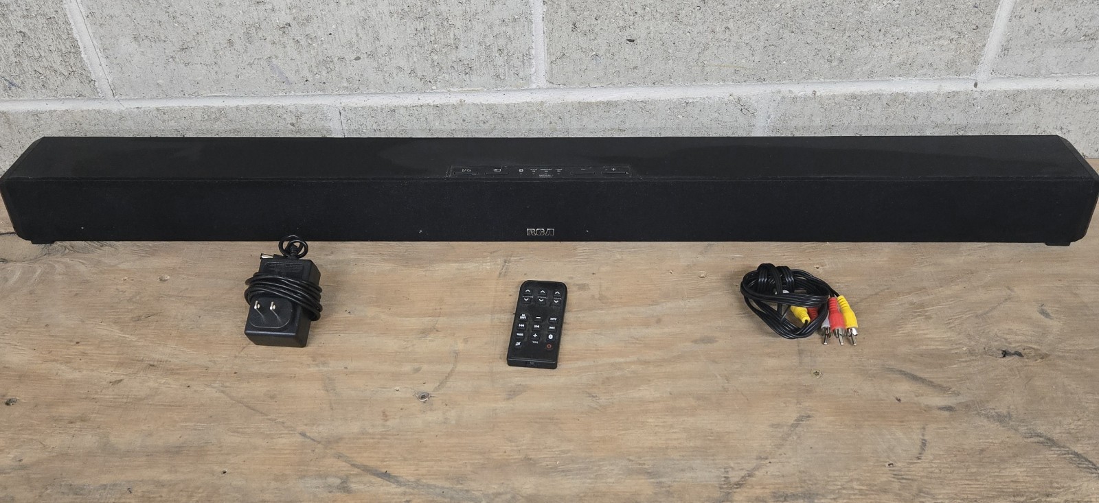 RCA RTS7010B 37" BLUETOOTH HOME THEATER SOUNDBAR With REMOTE TESTED WORKS