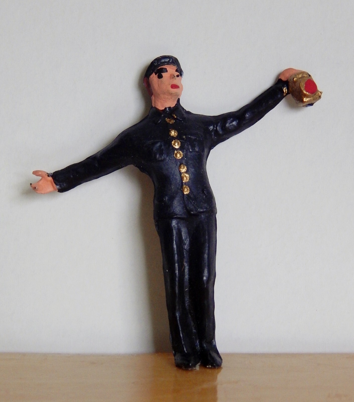 MINIATURE FIGURE Vintage Railway Shunter w/ Signal Light for Model Trains 1.75"H