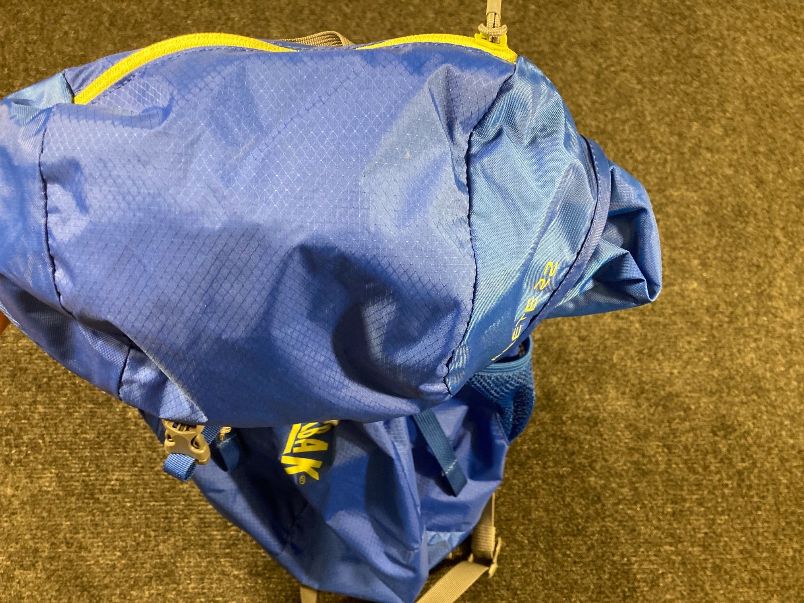 Camelbak Arete 22 Royal Blue Lightweight Hydration Pack Backpack (No Bladder)