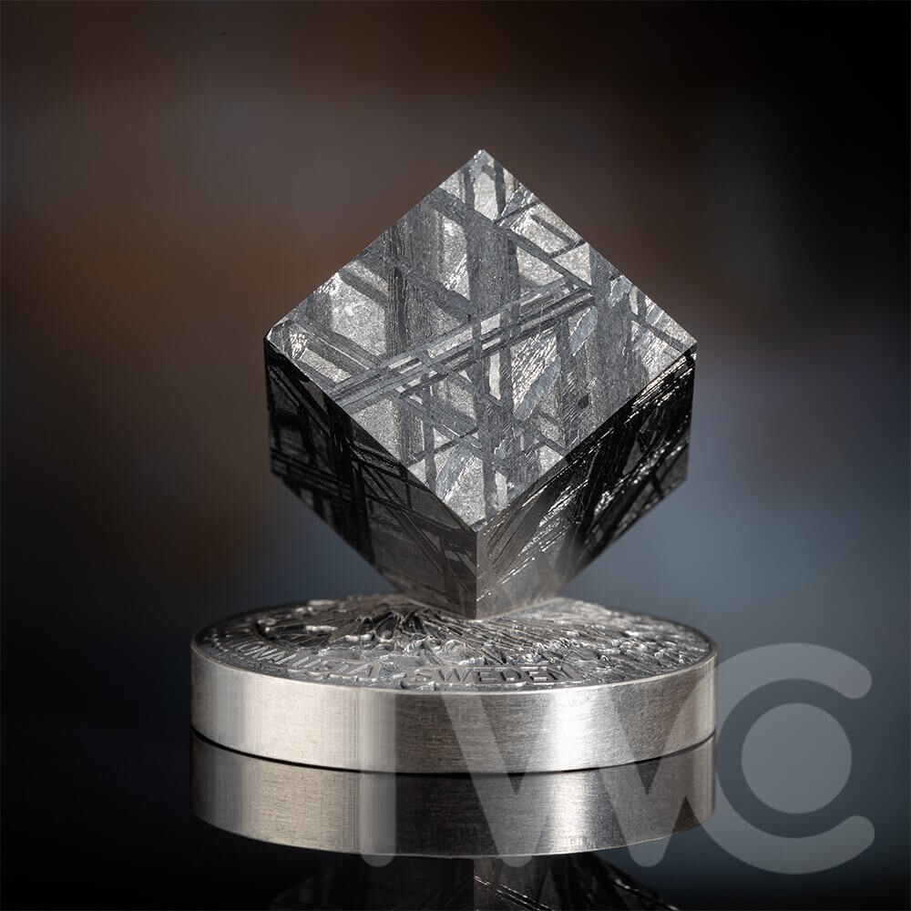 Space Cube | Muonionalusta Cube Coin 2 oz Antique finish Coin 5 Cedis Ghana 2025