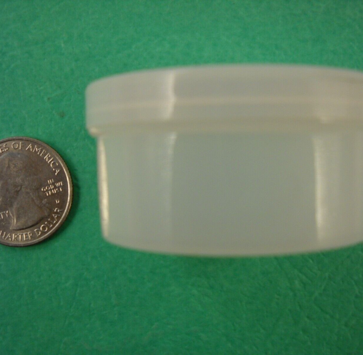 6 Plastic 1 oz Containers One Ounce Snap On Lid White