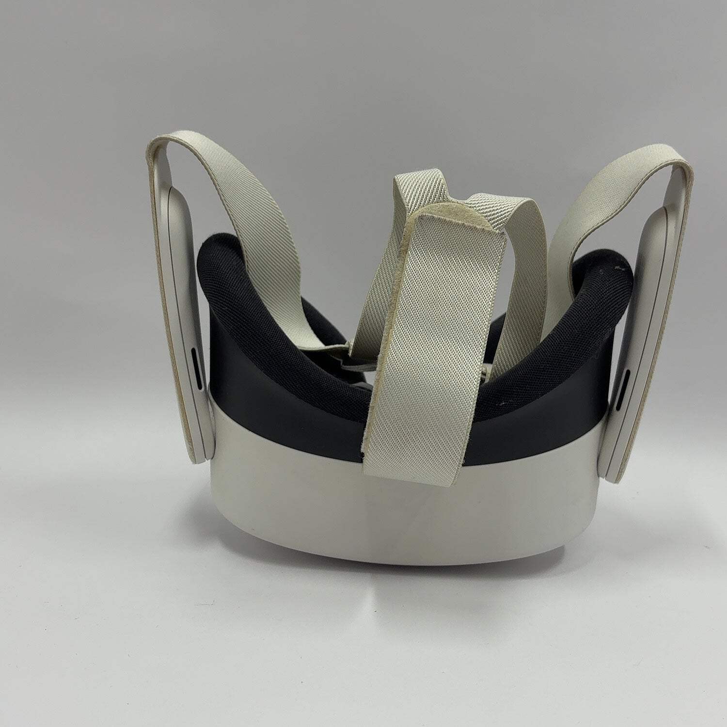Meta Quest 3S 128GB Standalone All-in-One VR Headset P97