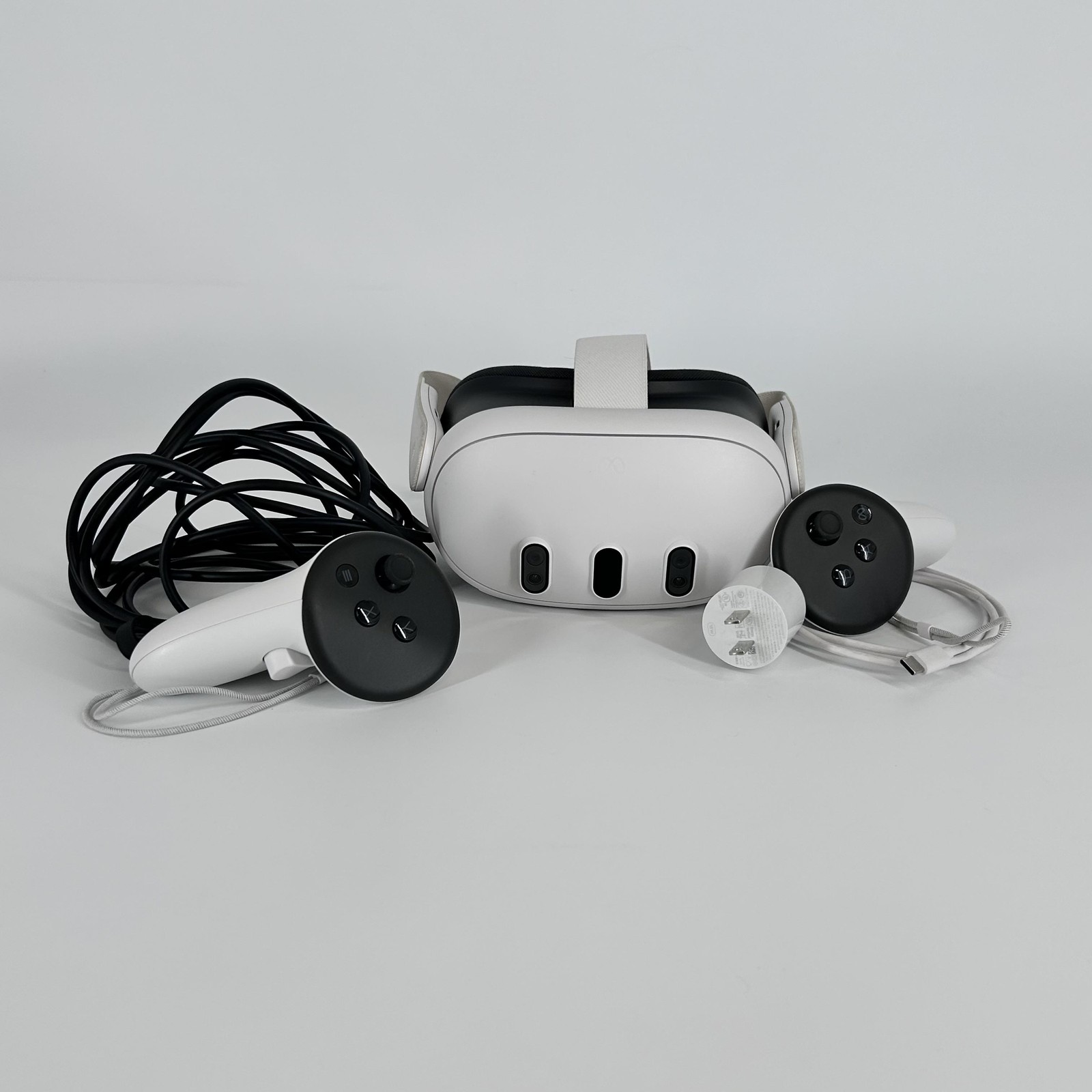 Meta Quest 3 VR Headset 512GB w/ Charger/Controllers/Regular Strap - Very Good