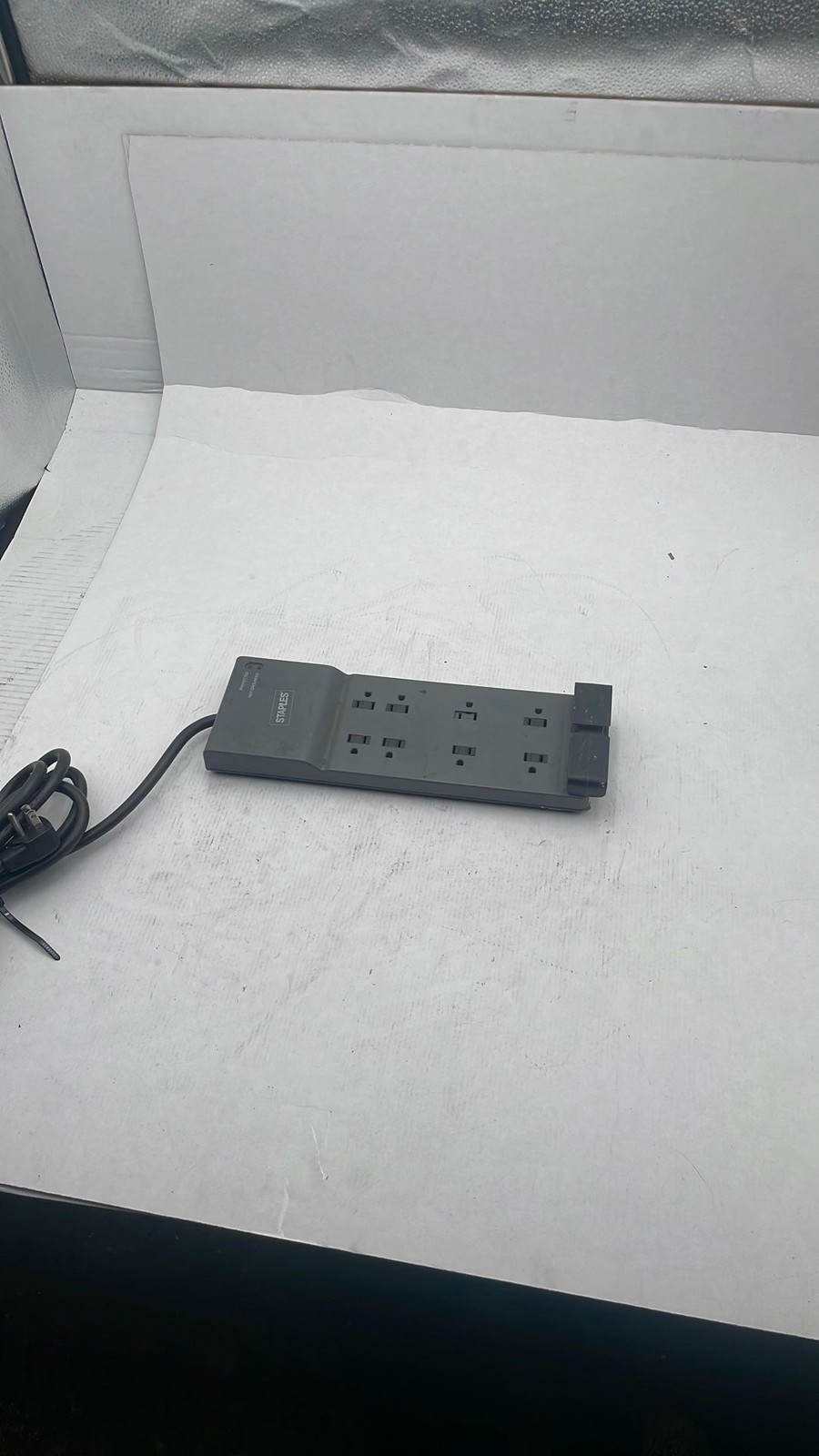 Staples SSC-803KJ-US/CC 6 Outlet Surge Protector Power Strip 15A 125V Black