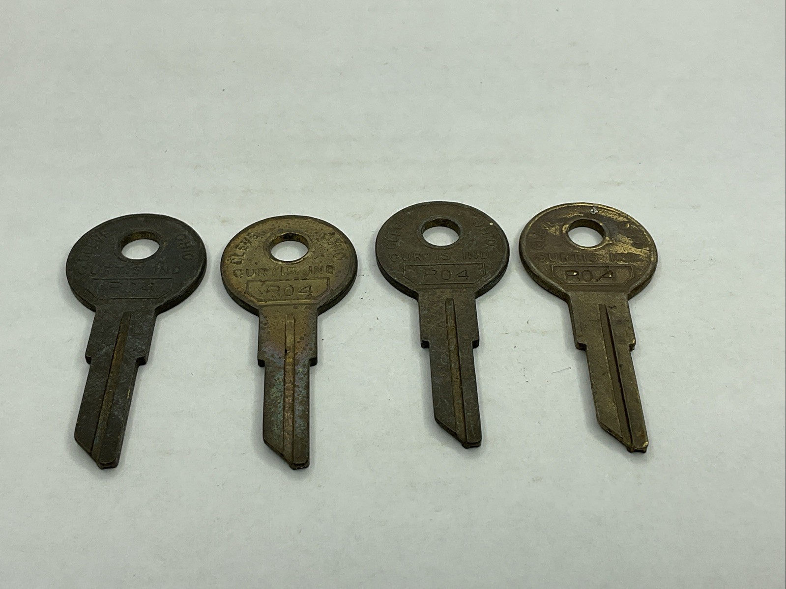 Curtis Industries NOS Key Blank Lot Of 4 Uncut RO4 Brass Tone  Keys B-CK67