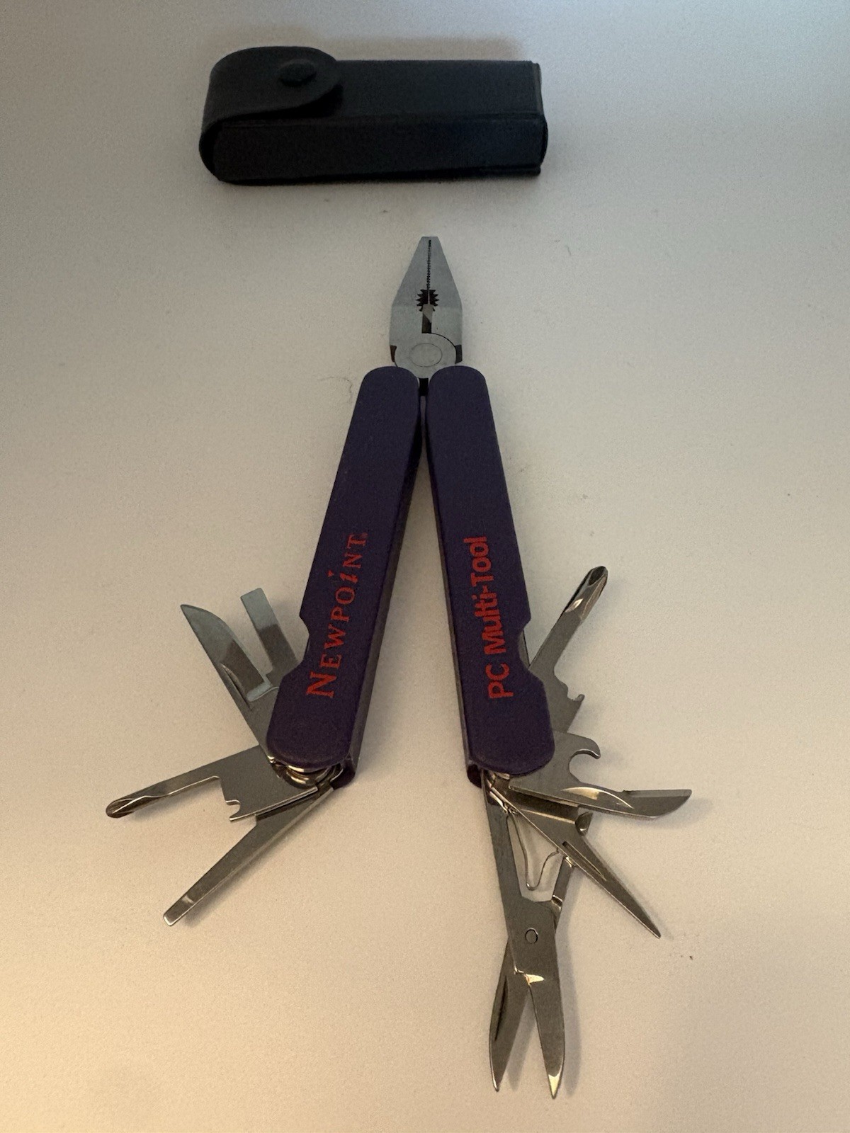 Newpoint PCM100 12-In-1 PC Multi-Tool Fiskars Purple w/ Case