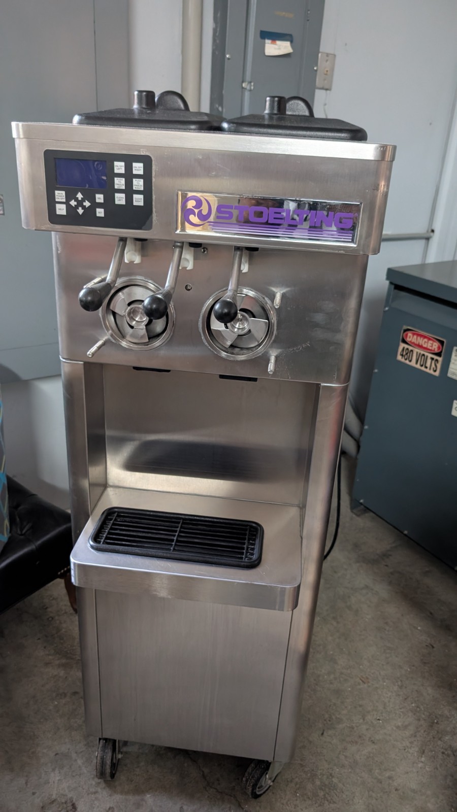 Stoelting F231 Soft Serve Frozen Yogurt Ice Cream Machines. All Parts Included