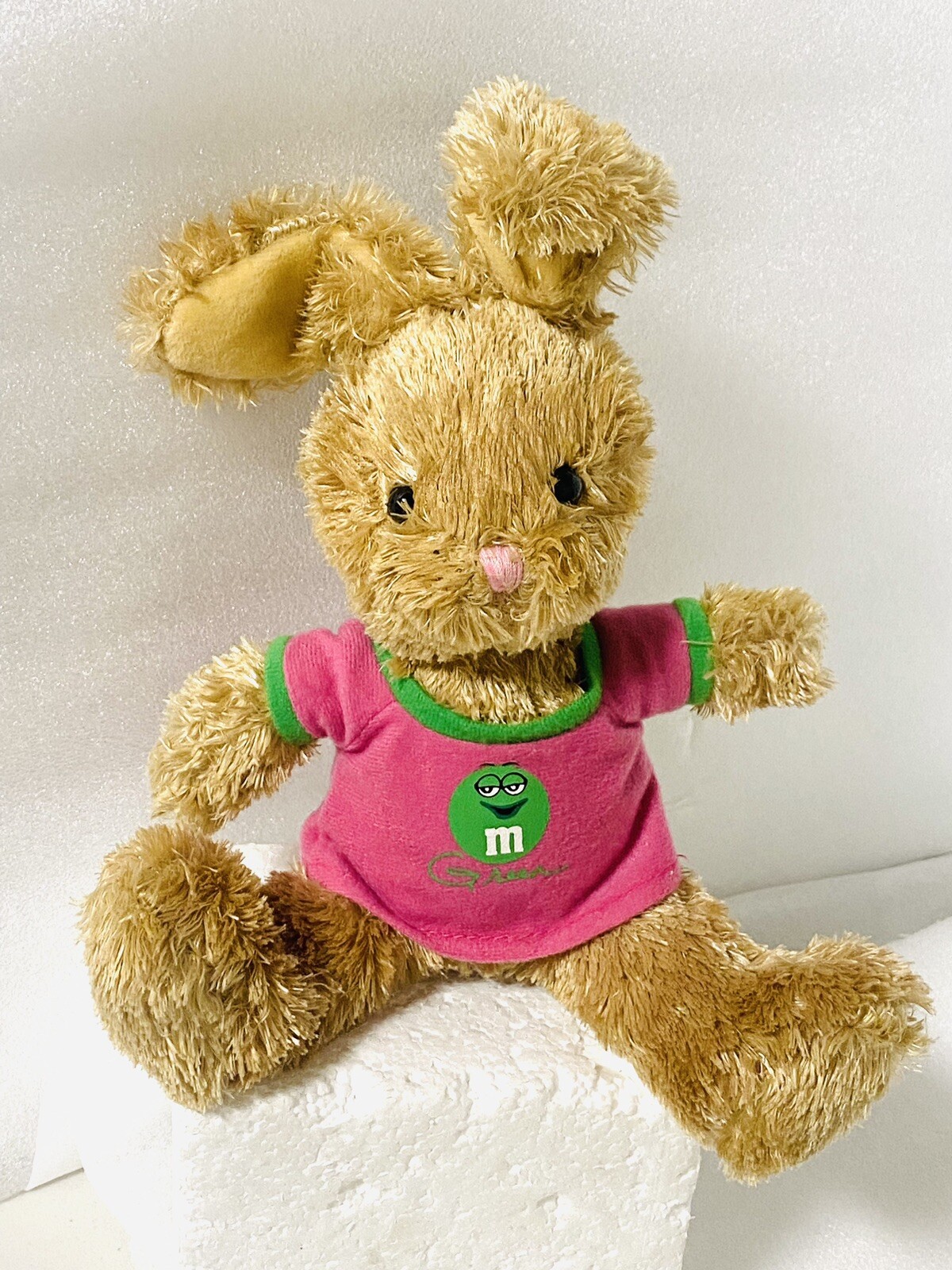M&M Brown Easter Bunny Stuffed Plush Pink T Shirt Galerie 10”