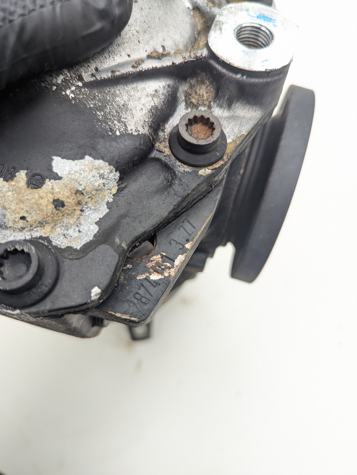 2000-2002 Mercedes C230 Rear Differential Diff 3.27