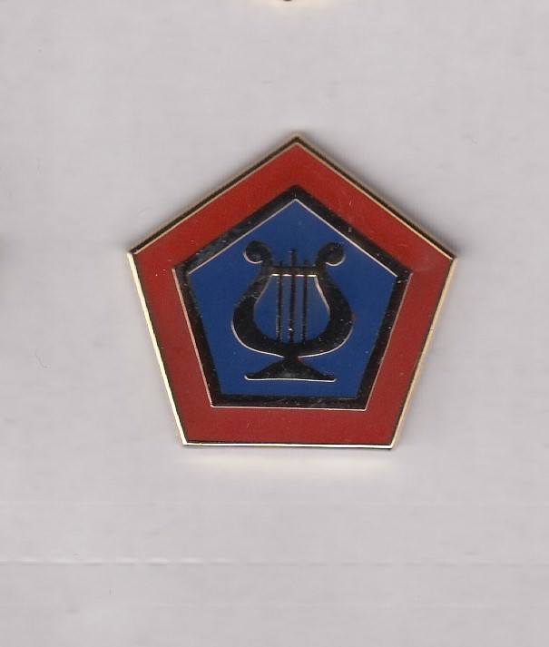 US Army Field Band crest DUI badge V-21