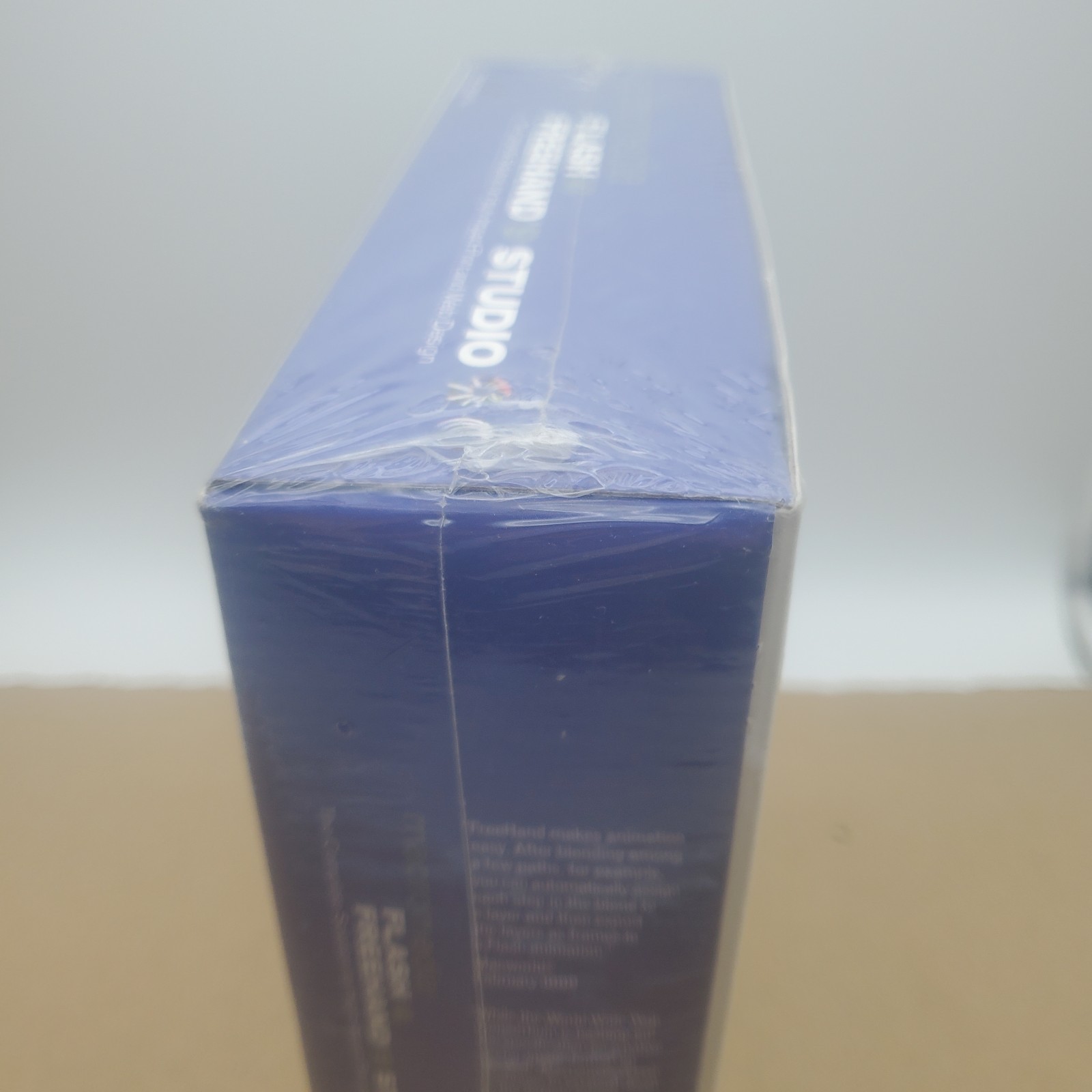 Macromedia Flash 4 & FreeHand 9 Studio – Education Version (PC/Mac) – Sealed