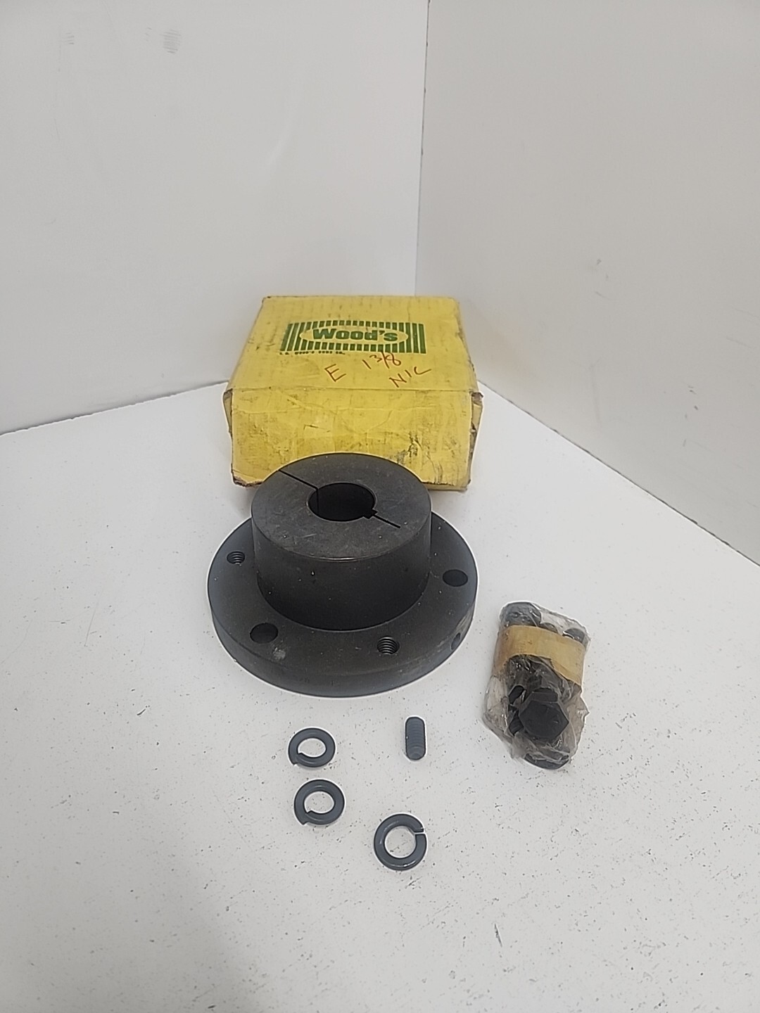 TB WOODS BUSHING #  E 1-3/8 **OLD STOCK **
